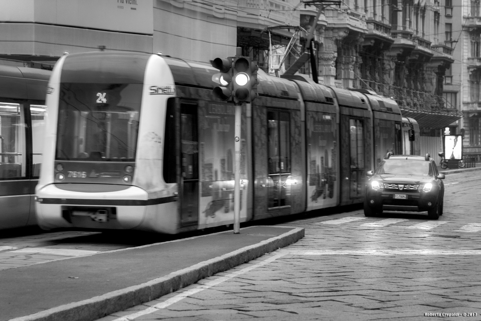 Milano, Piazza Missori, tram 24