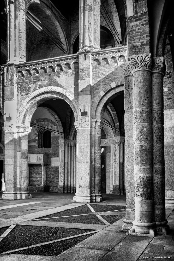 Milano, Sant'Ambrogio, archi e colonne