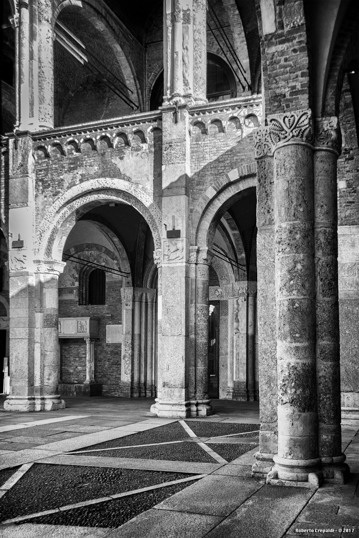 Milano, Sant'Ambrogio, archi e colonne