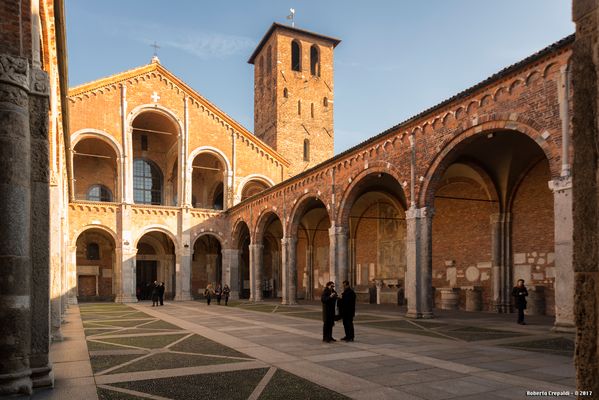 Milano, Sant'Ambrogio, colonnato