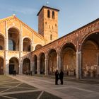 Milano, Sant'Ambrogio, colonnato