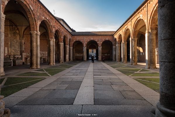 Milano, Sant'Ambrogio, cortile