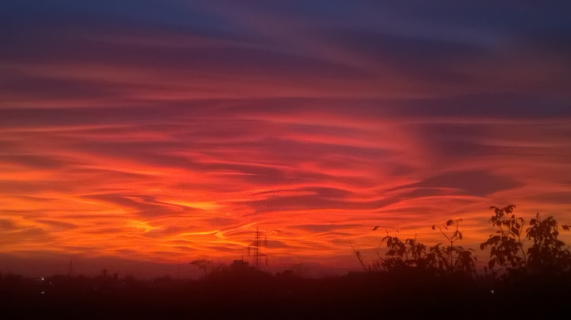 Milano, tramonto in città