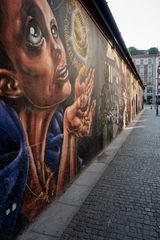 Milano, Via Pio IV, murales