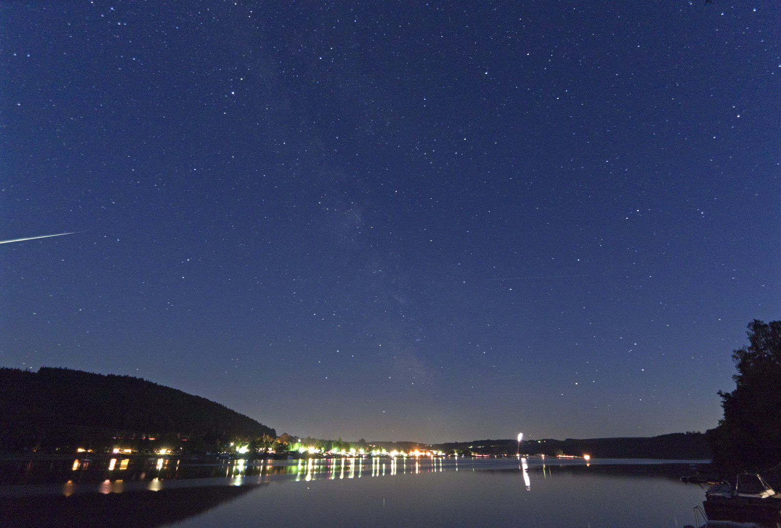 Milchstraße & Meteor über der Bleilochtalsperre