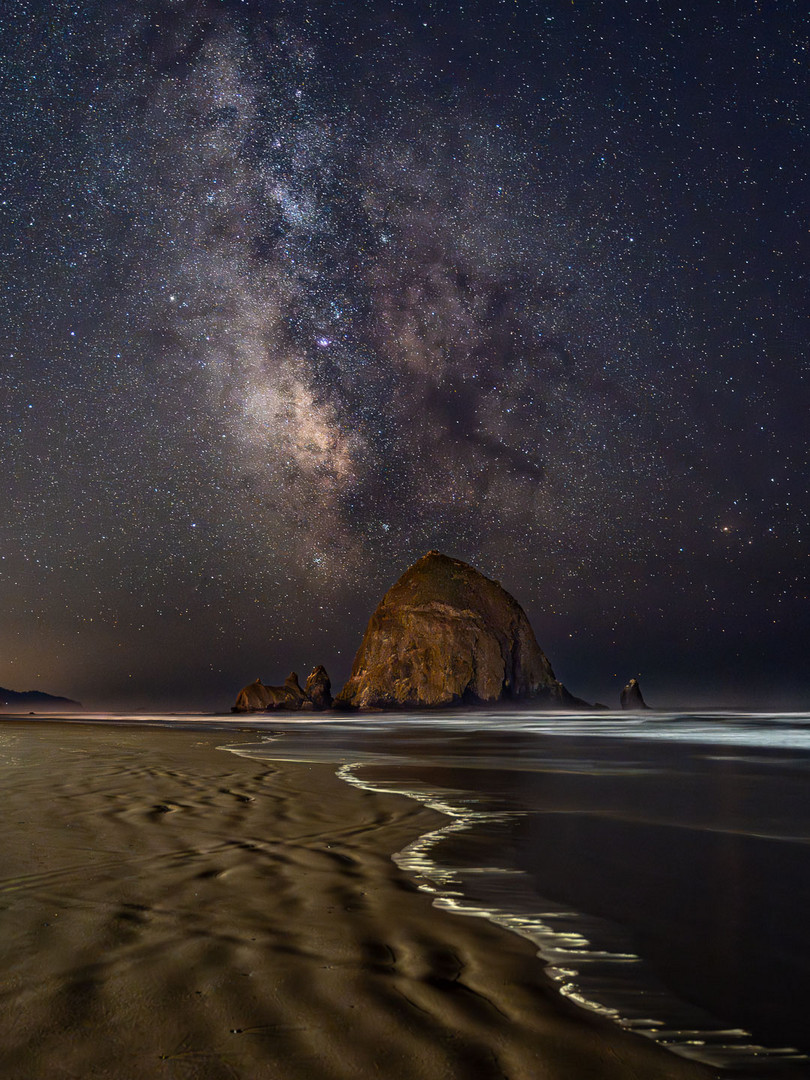 Milchstraße über dem Haystack Rock