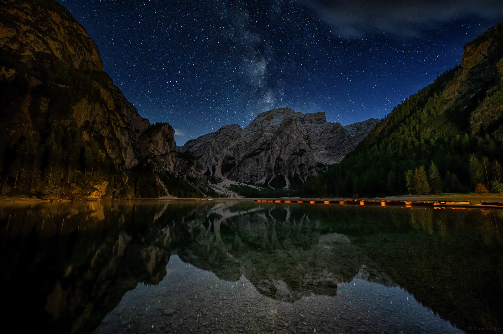 Milchstraße über dem Pragser Wildsee