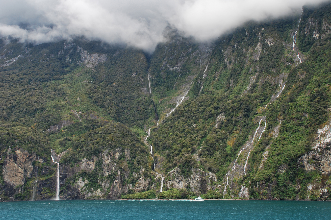 Milford Sound - Wasserfälle