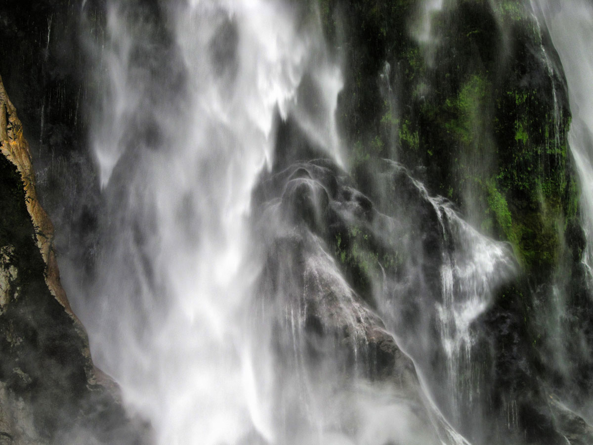 Milford waterfall