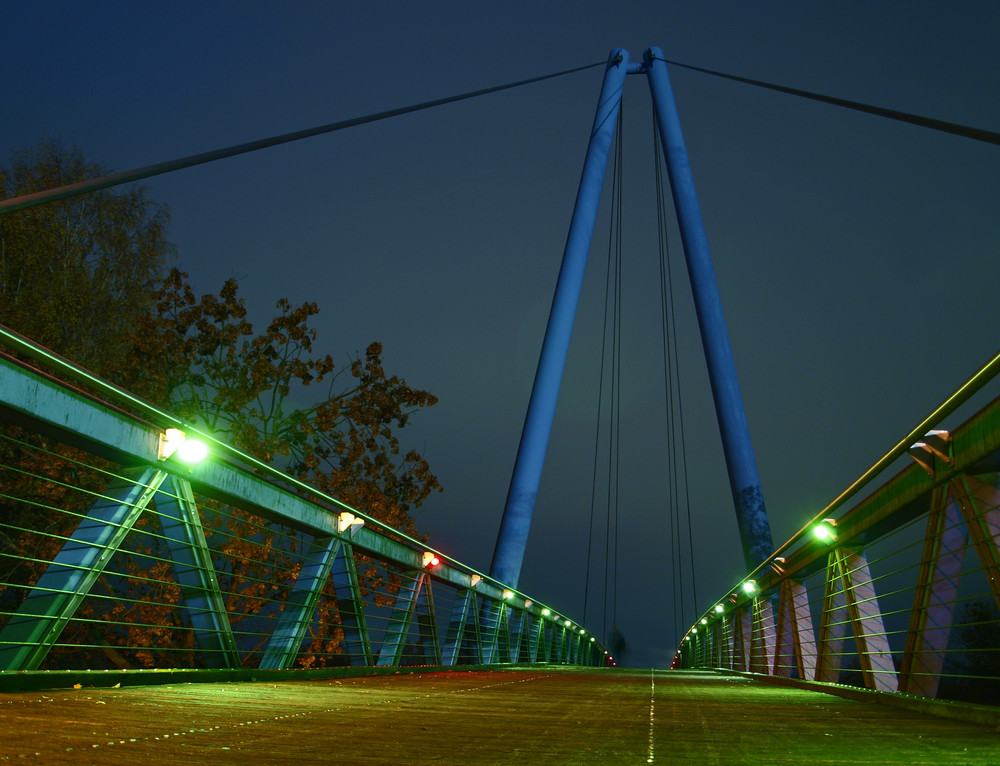 MILKA - Brücke über den RMD-Kanal in der Dämmerung