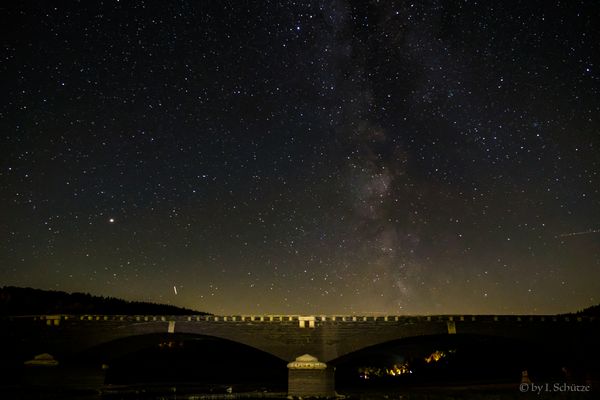 Naturlandschaft bei Nacht Bilder & Fotos