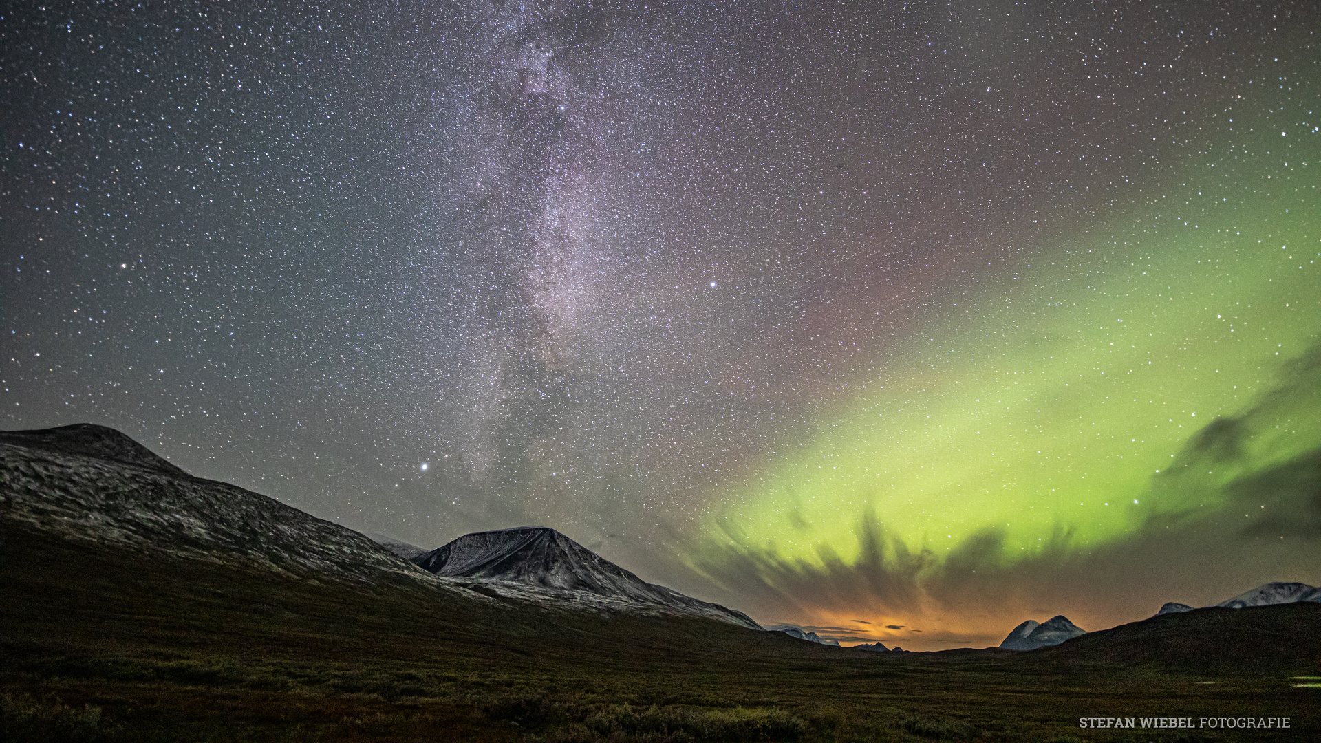 MILKY WAY & NORTHERN LIGHTS