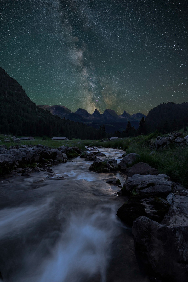 Milkyway mit Bach und Churfirsten