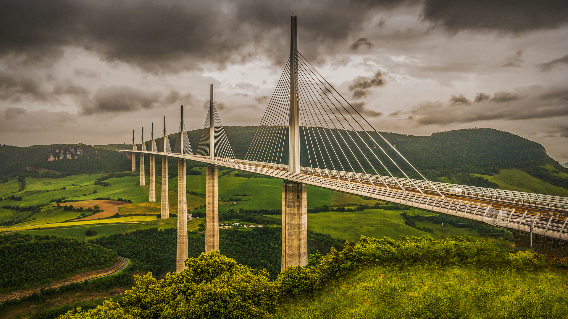 Millau Viaduct Foto & Bild | architektur, europe, france Bilder auf ...