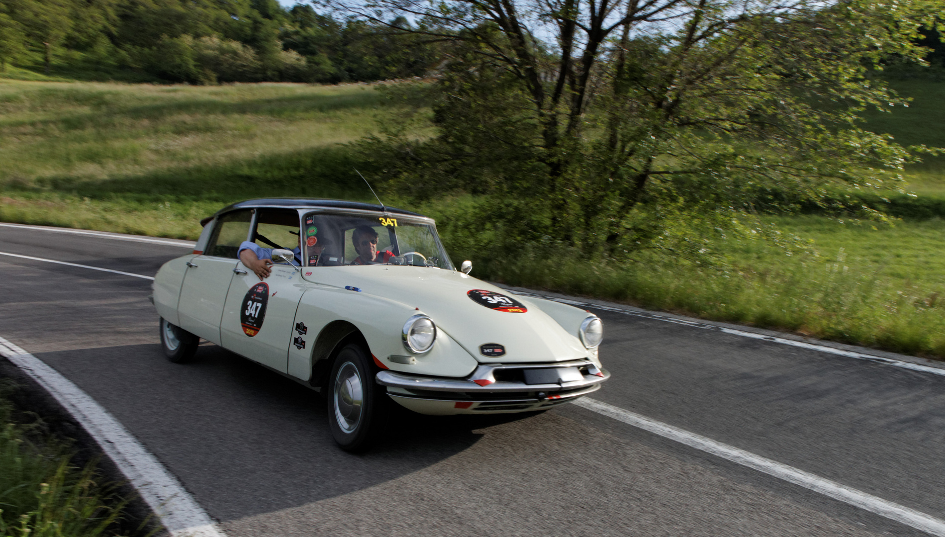 Mille Miglia 2012: Citroen DS in voller Neigerung