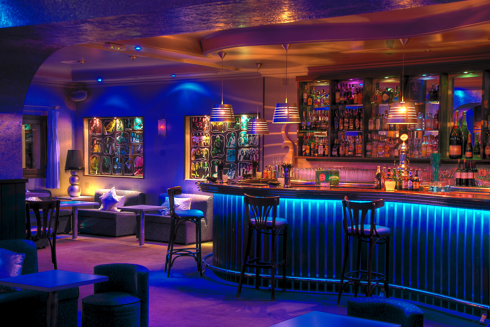 Millenium Bar Marbella Foto & Bild archiv, a r c h i v aktuell, blau Millenium Bar Marbella Foto & Bild archiv, a r c h i v aktuell, blau