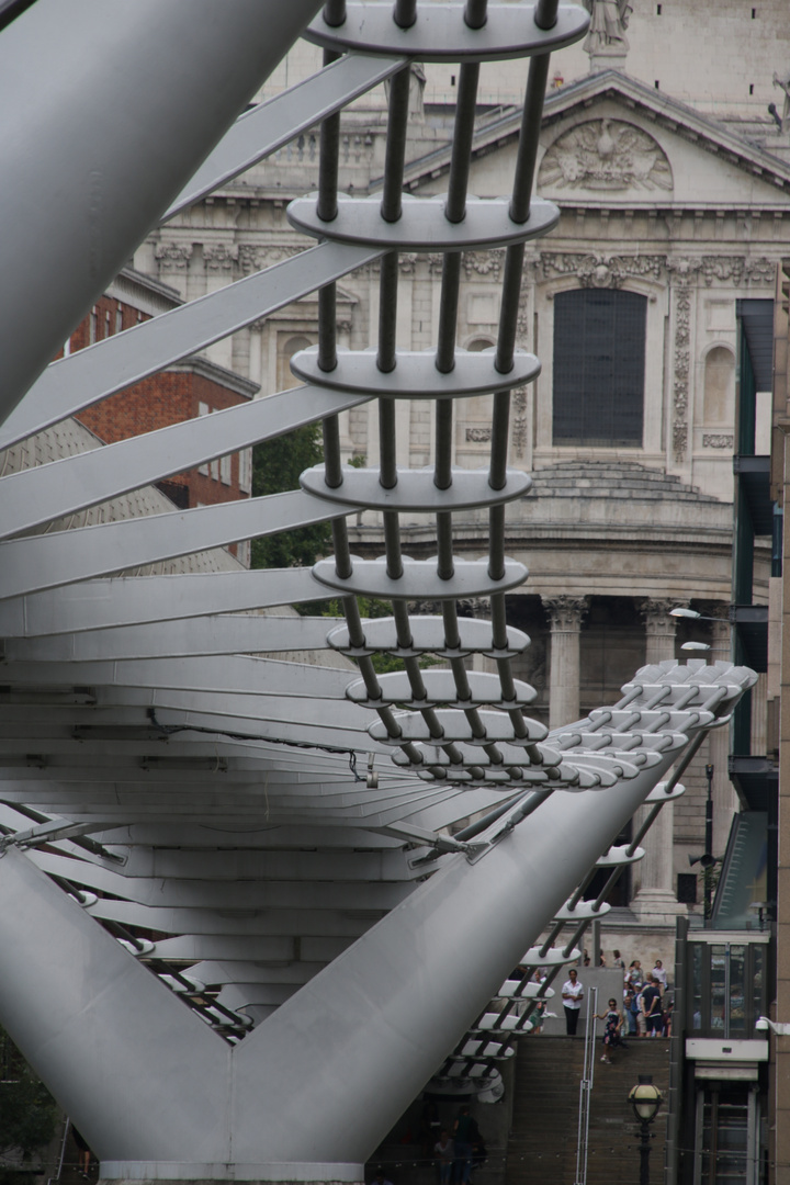 Millenium Bridge