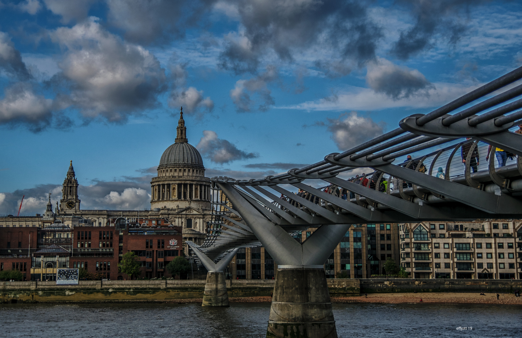 Millenium Bridge & St. Pauls