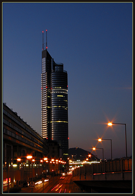 Milleniumstower [Vergleich S40/E1]