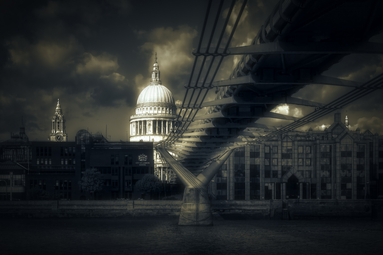 Millennium-Bridge