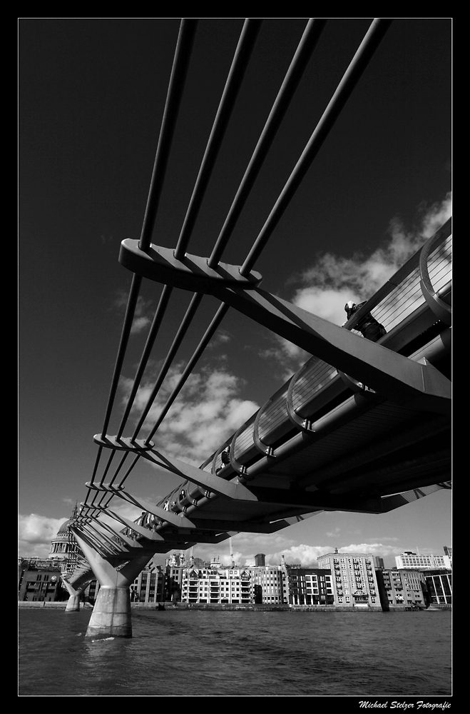 -Millennium Bridge London-