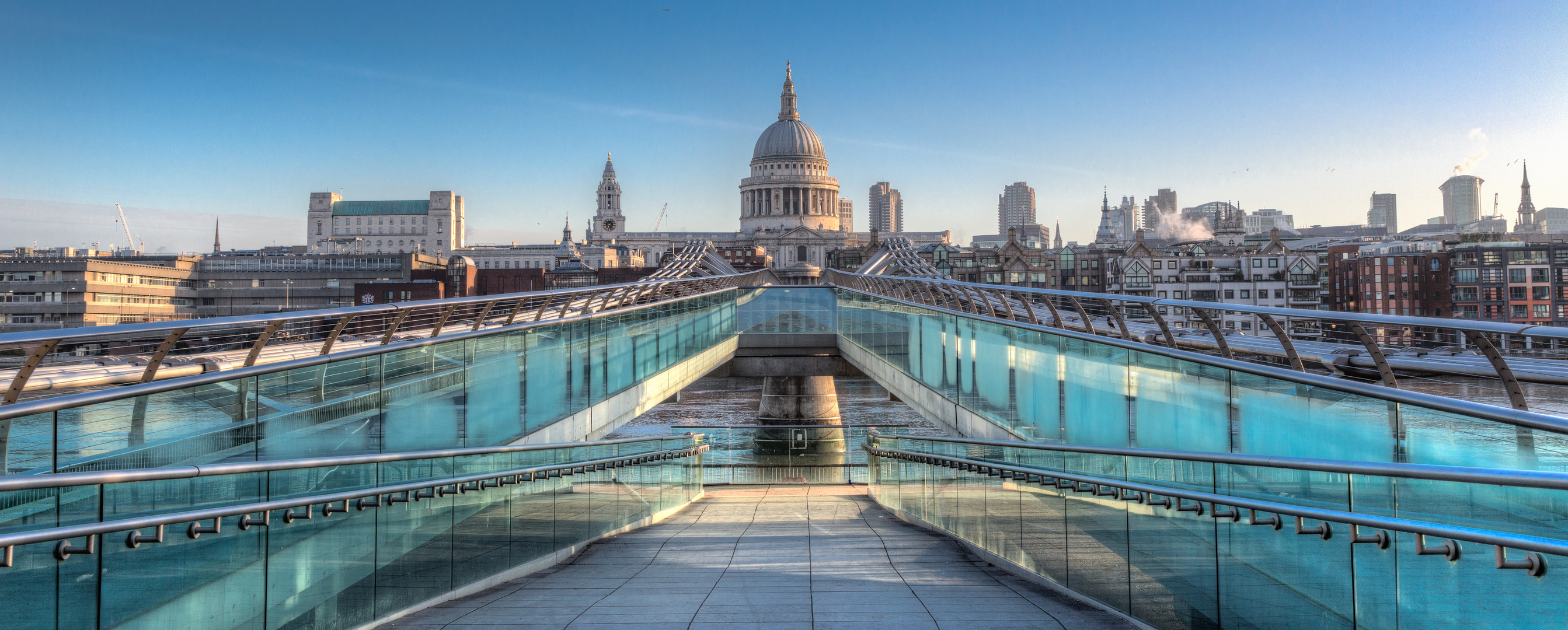 Millennium Bridge (London)...