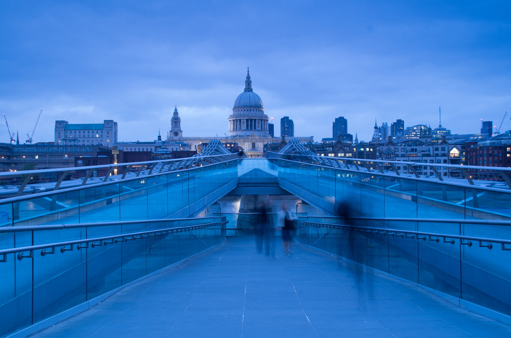 Millennium Bridge London oder Ghost Town, London