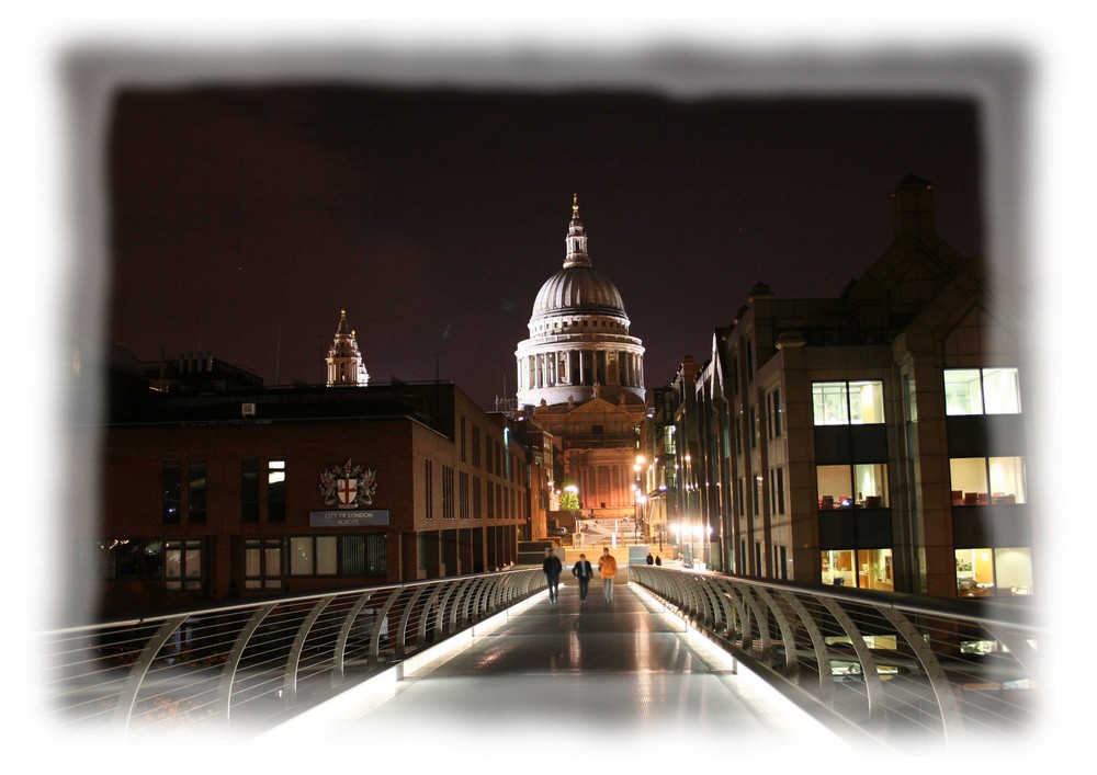 Millennium Bridge to St Pauls