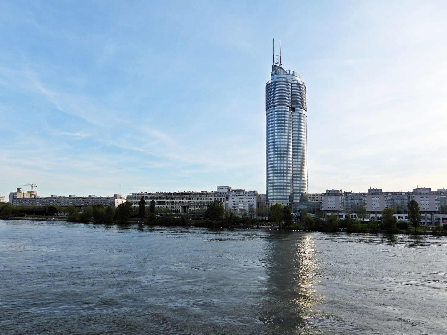 Millennium Tower, Wien