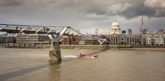 Millenuim Bridge & St Pauls Cathedral - 05