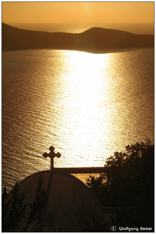 Milos - Kreuz im goldenen Licht