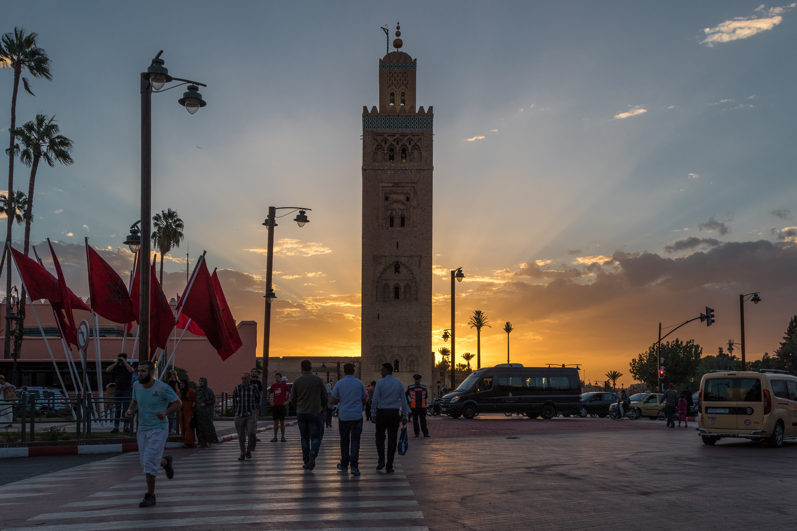 Minarett der Koutoubia-Moschee in Marrakesch beim Sonnenuntergang