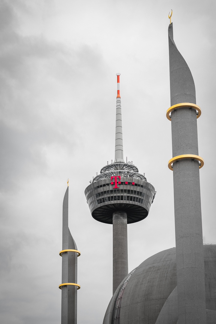 Minarette der Zentralmoschee Köln