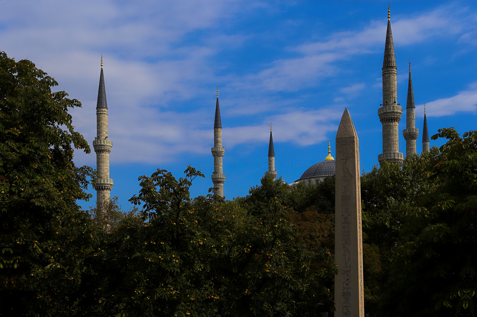 Minarette und Obelisk