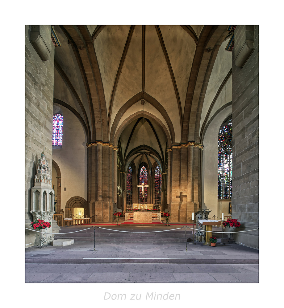 Mindener Dom St. Gorgonius und St. Petrus " Blick in den Chorraum..."