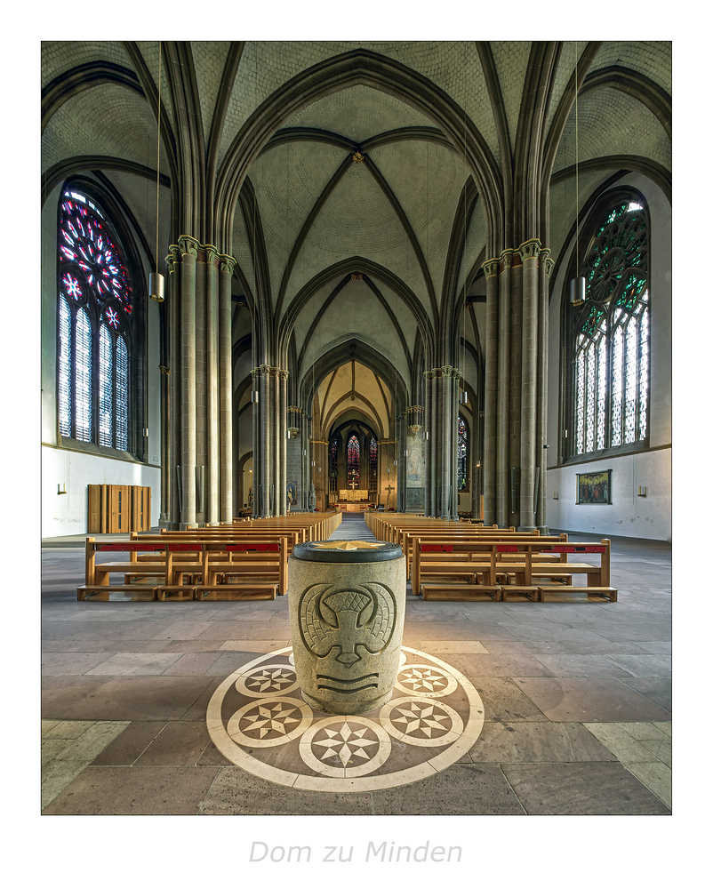 Mindener Dom St. Gorgonius und St. Petrus " Blick zum Chor .."