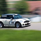 Mini Cooper mit 144 unterwegs