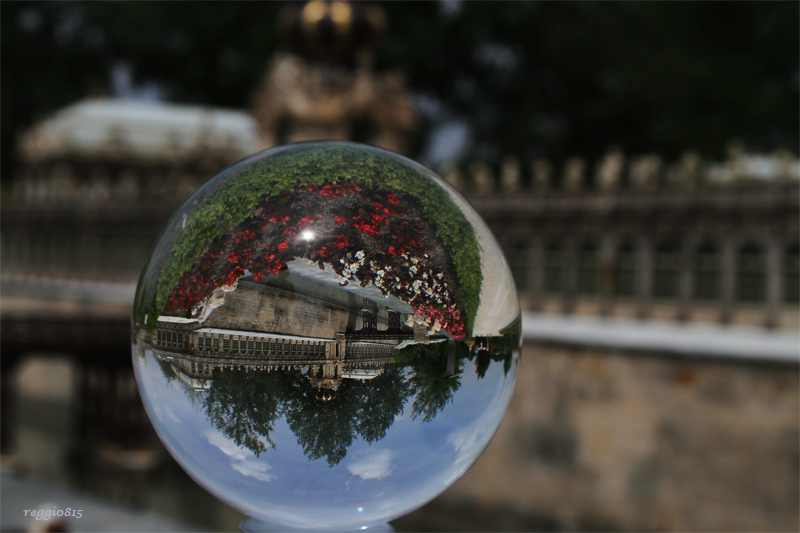 Mini Mundus / Dresdener Zwinger durch die Kugel :-)