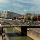 * Miniatur-Brücke *