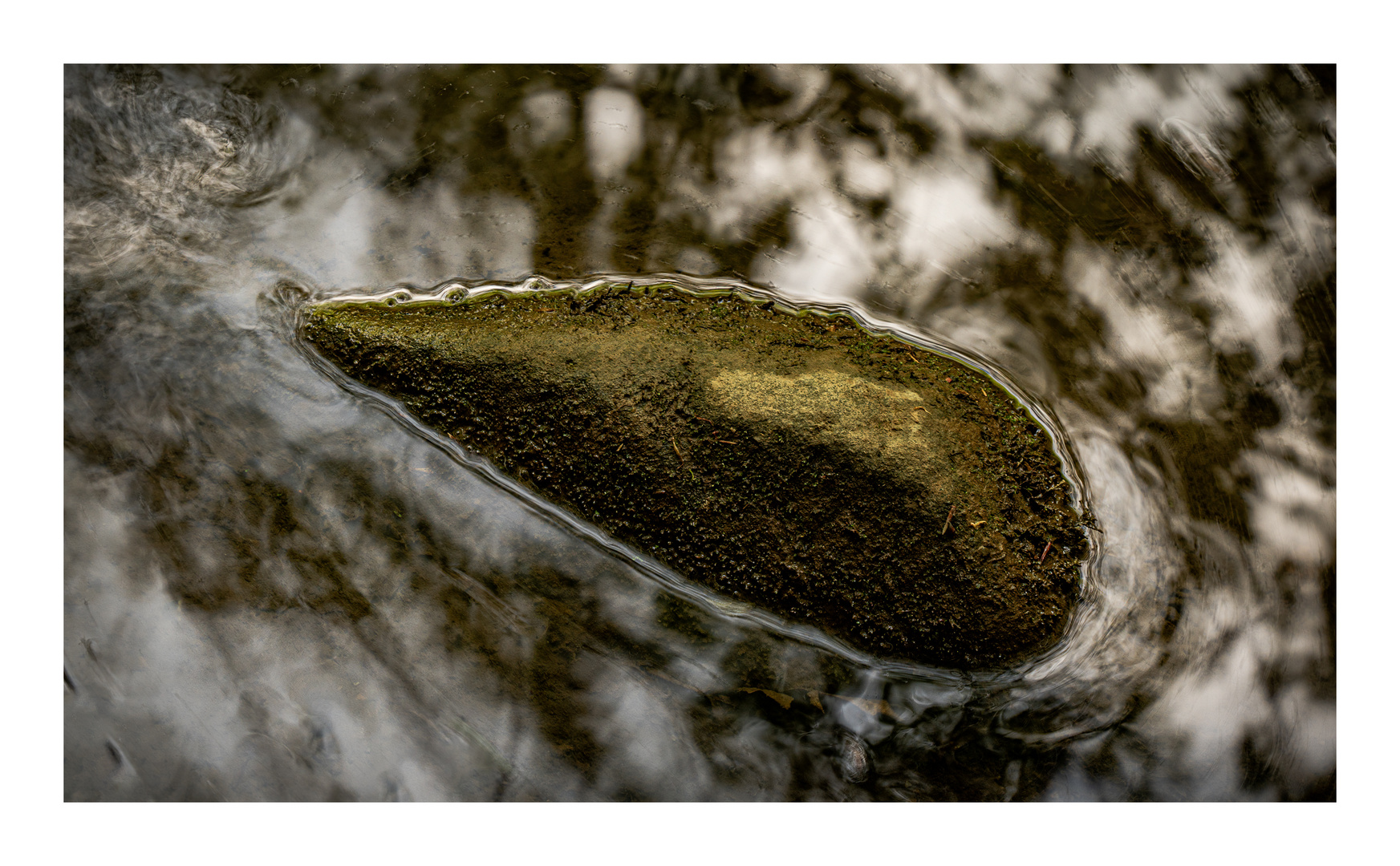 Miniinsel im Spiegelstrudel