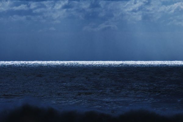 minimal sea with sun