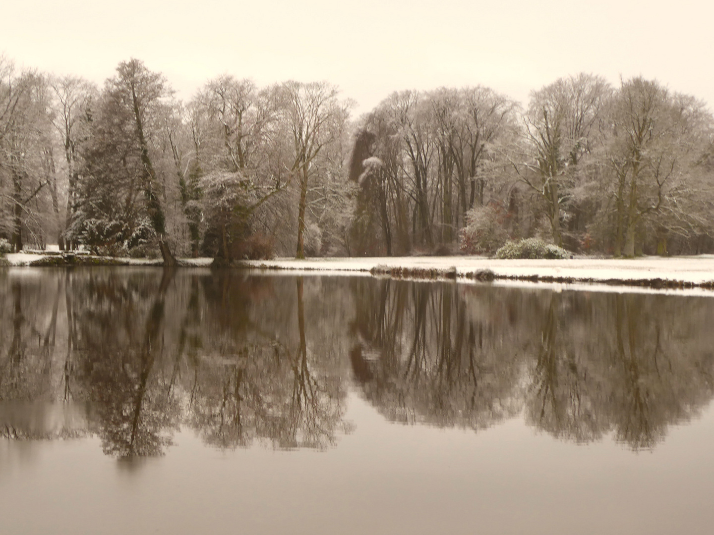 Miniwinter im Park Wiesenburg 1