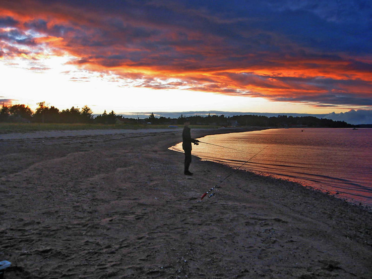 Minni Sandbank mit Angler