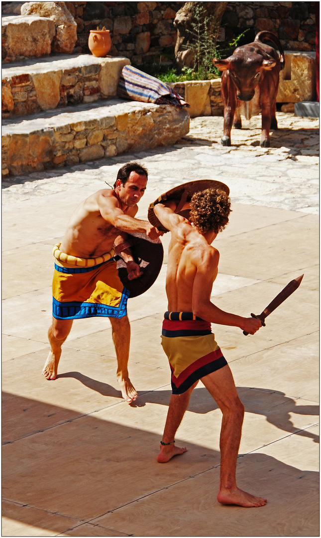 minoisches Tanztheater in Karteros, Kreta, Schwertkämpfer