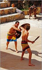 minoisches Tanztheater in Karteros, Kreta, Schwertkämpfer