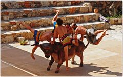 minoisches Tanztheater in Karteros, Kreta, Tanz um den Stier