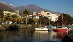 Minusio Hafen mit Promenade