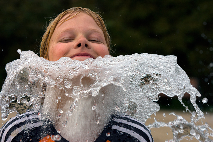 ..mir steht das Wasser bis zum Hals,...