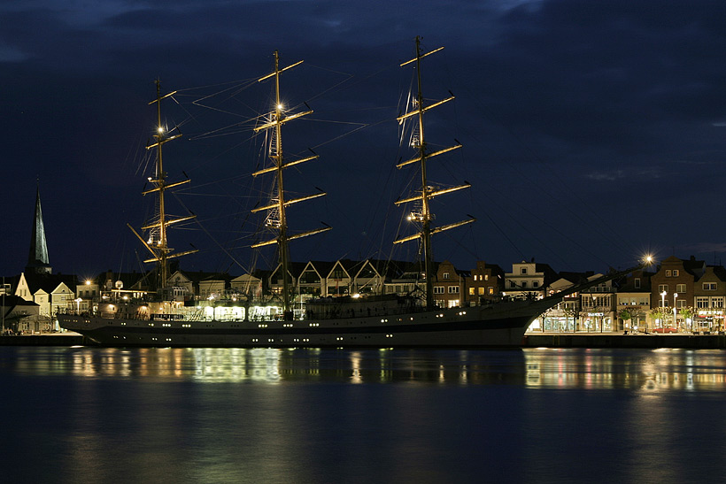 "MIR" zu Besuch in Travemünde