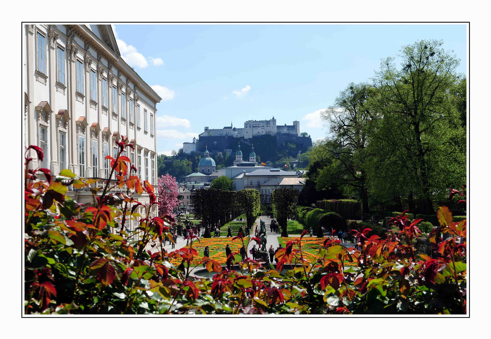 Mirabellgarten im Hintergrund Burg Hohensalzburg